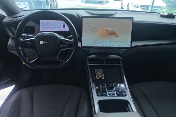 Used BYD Seal 07 DM-i 2025 DM-i 1.5L 125km Elite Model Center Console