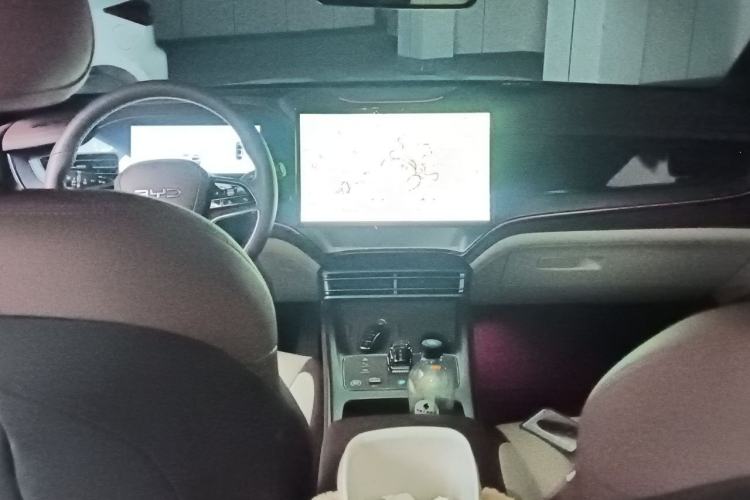 Used BYD Seal 07 DM-i 2025 DM-i 1.5L 125km Prestige Model Center Console
