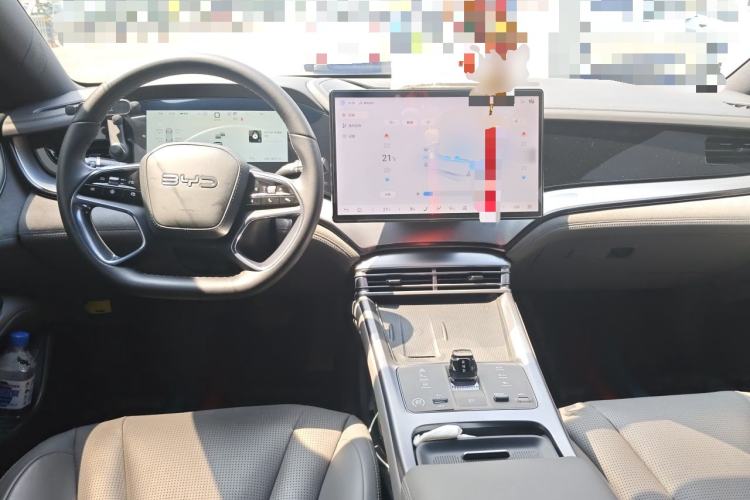 Used BYD Seal 07 DM-i 2025 DM-i 1.5L 125km Luxury Model Center Console