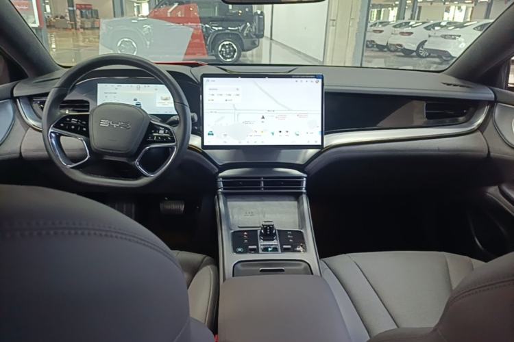 Used BYD Seal 07 DM-i 2025 DM-i 1.5L 125km Luxury Model Center Console