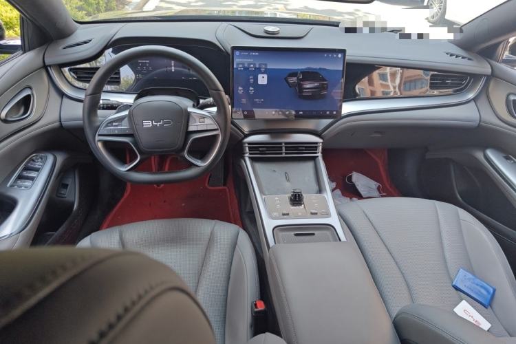 Used BYD Seal 07 DM-i 2025 Intelligent Driving Version DM-i 1.5L 125km Elite Edition Center Console