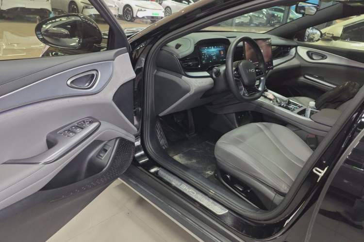 Used BYD Seal 07 DM-i 2025 DM-i 1.5L 125km Luxury Model Driver Seat