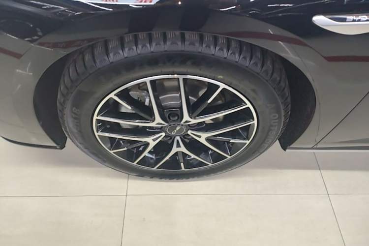 Used BYD Seal 07 DM-i 2025 DM-i 1.5L 125km Prestige Model Exterior 4