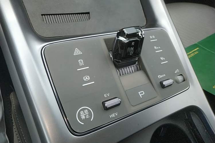 Used BYD Seal 07 DM-i 2025 DM-i 1.5L 70km Elite Model Gear Lever