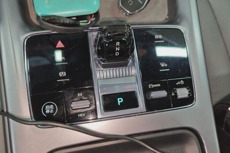 Used BYD Seal 07 DM-i 2025 DM-i 1.5L 125km Luxury Model Gear Lever