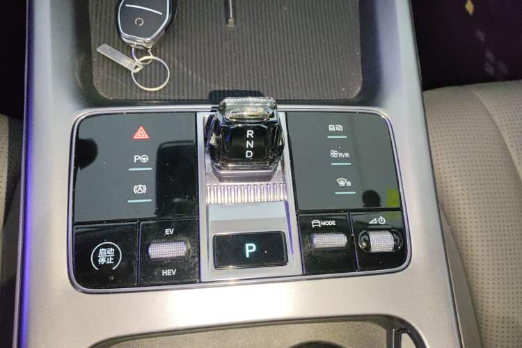 Used BYD Seal 07 DM-i 2025 Intelligent Driving Version DM-i 1.5L 125km Elite Edition Gear Lever