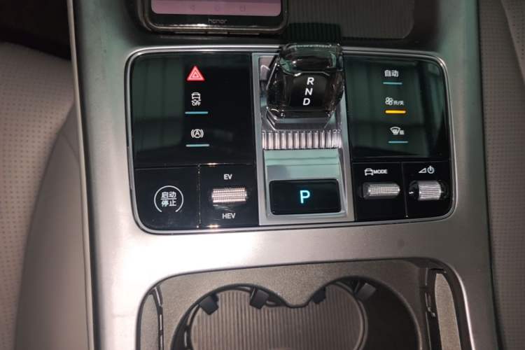 Used BYD Seal 07 DM-i 2025 DM-i 1.5L 70km Elite Model Gear Lever