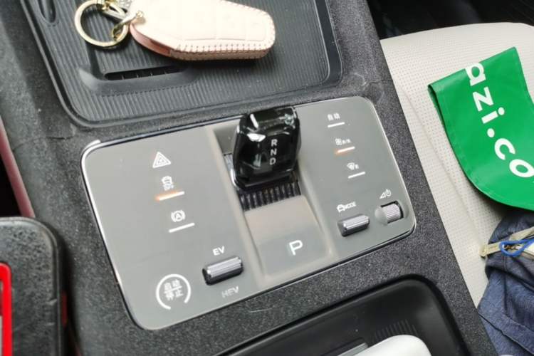 Used BYD Seal 07 DM-i 2025 DM-i 1.5L 125km Luxury Model Gear Lever