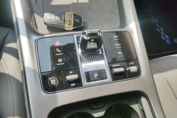 Used BYD Seal 07 DM-i 2025 DM-i 1.5L 125km Prestige Model Gear Lever
