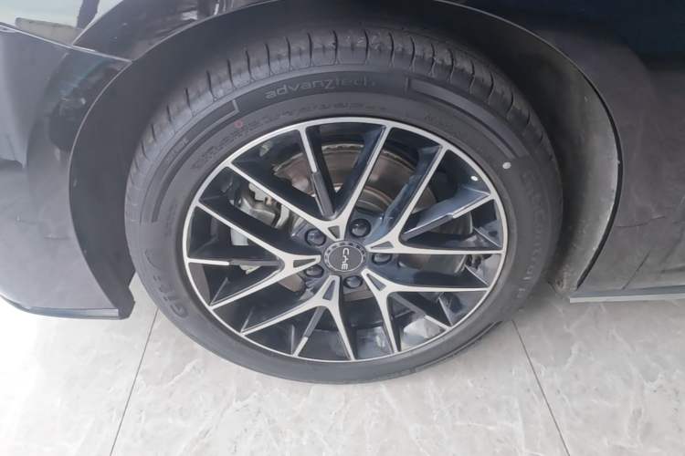 Used BYD Seal 07 DM-i 2025 DM-i 1.5L 125km Elite Model Left Front Wheel Hub