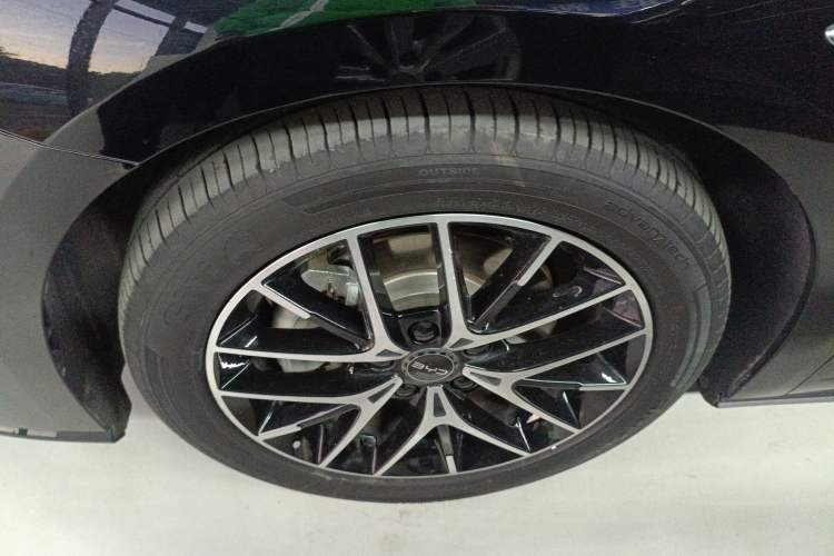 Used BYD Seal 07 DM-i 2025 DM-i 1.5L 125km Prestige Model Left Front Wheel Hub