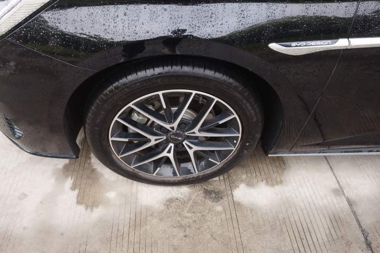 Used BYD Seal 07 DM-i 2025 DM-i 1.5L 125km Luxury Model Left Front Wheel Hub