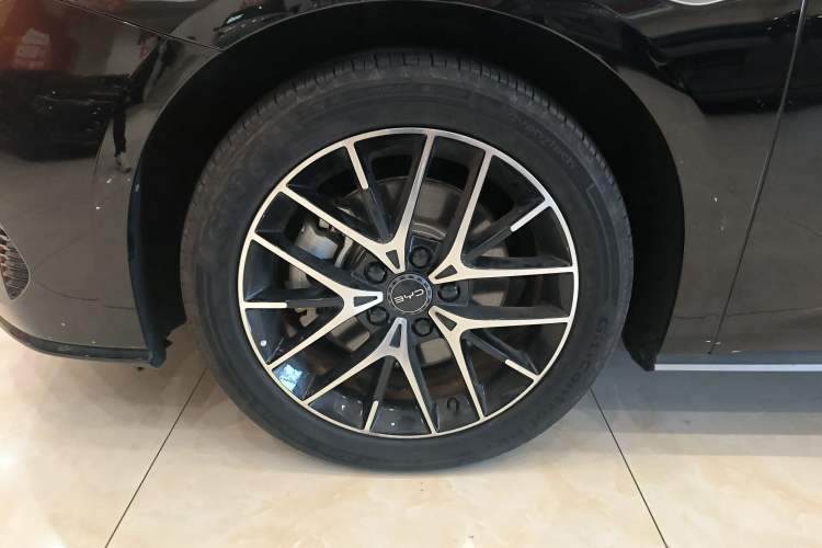 Used BYD Seal 07 DM-i 2025 DM-i 1.5L 125km Elite Model Left Front Wheel Hub