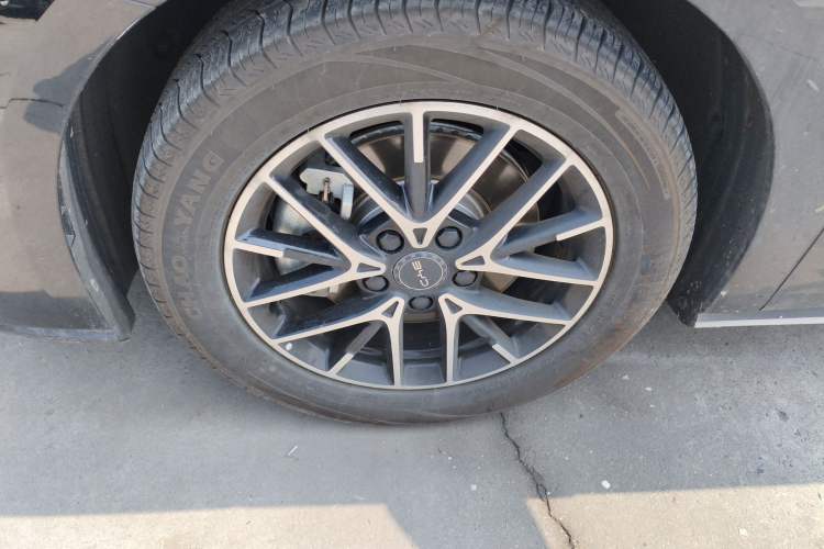Used BYD Seal 07 DM-i 2025 DM-i 1.5L 70km Elite Model Left Front Wheel Hub