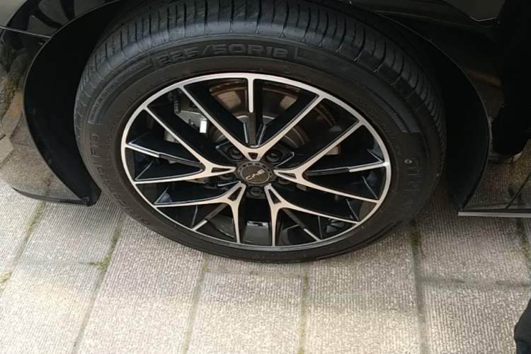 Used BYD Seal 07 DM-i 2025 DM-i 1.5L 125km Luxury Model Left Front Wheel Hub