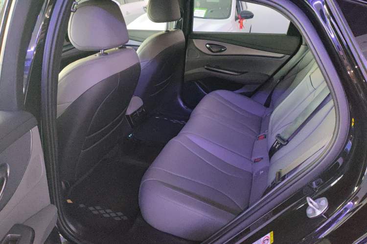 Used BYD Seal 07 DM-i 2025 Intelligent Driving Version DM-i 1.5L 125km Elite Edition Left Rear Seat
