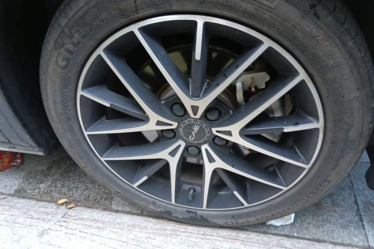 Used BYD Seal 07 DM-i 2025 DM-i 1.5L 125km Elite Model Right Front Wheel Hub