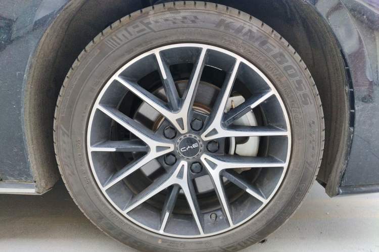 Used BYD Seal 07 DM-i 2025 DM-i 1.5L 125km Elite Model Right Front Wheel Hub
