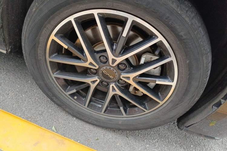 Used BYD Seal 07 DM-i 2025 DM-i 1.5L 70km Elite Model Right Front Wheel Hub