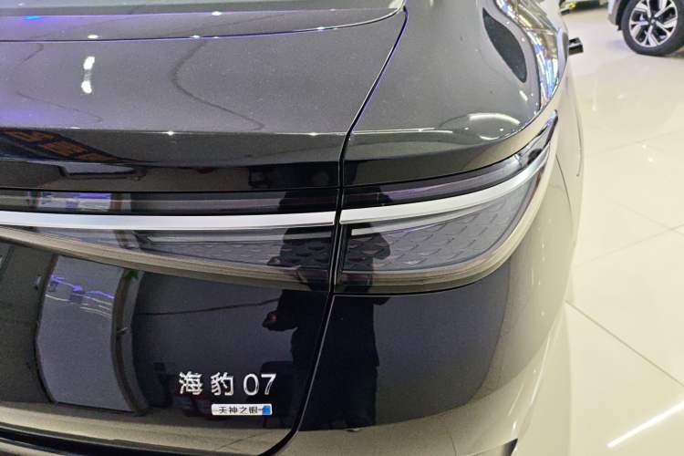 Used BYD Seal 07 DM-i 2025 Intelligent Driving Version DM-i 1.5L 125km Elite Edition Right Rear Taillight