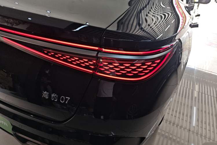 Used BYD Seal 07 DM-i 2025 DM-i 1.5L 125km Luxury Model Right Rear Taillight