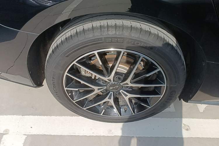 Used BYD Seal 07 DM-i 2025 DM-i 1.5L 125km Elite Model Right Rear Wheel Hub
