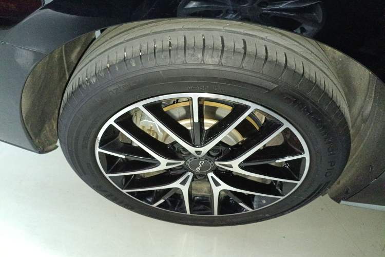 Used BYD Seal 07 DM-i 2025 DM-i 1.5L 125km Prestige Model Right Rear Wheel Hub