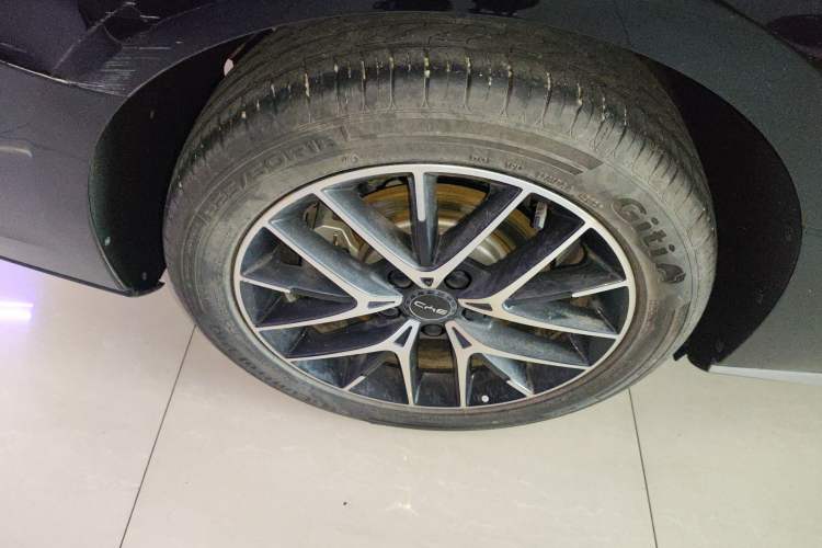 Used BYD Seal 07 DM-i 2025 Intelligent Driving Version DM-i 1.5L 125km Elite Edition Right Rear Wheel Hub