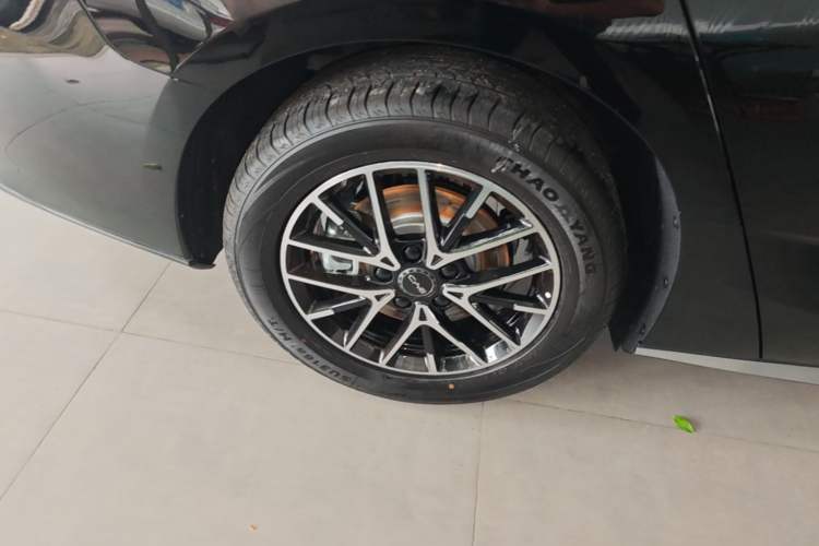 Used BYD Seal 07 DM-i 2025 DM-i 1.5L 70km Elite Model Right Rear Wheel Hub