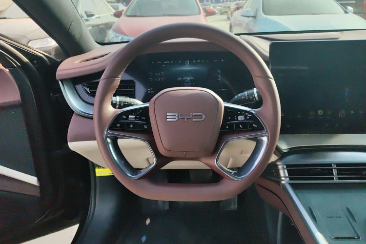 Used BYD Seal 07 DM-i 2025 DM-i 1.5L 125km Luxury Model Steering Wheel