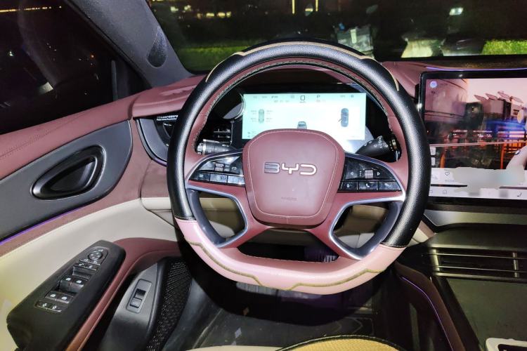Used BYD Seal 07 DM-i 2025 DM-i 1.5L 125km Luxury Model Steering Wheel