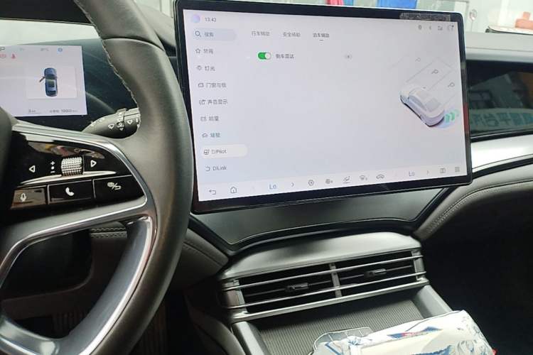 Used BYD Seal 07 DM-i 2025 DM-i 1.5L 125km Elite Model Audio And AC Panel