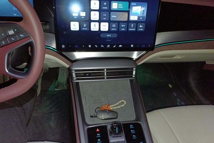 Used BYD Seal 07 DM-i 2025 Intelligent Driving Version DM-i 1.5L 125 km Luxury Edition Audio And AC Panel