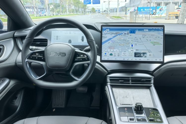 Used BYD Seal 07 DM-i 2025 DM-i 1.5L 125km Luxury Model Audio And AC Panel
