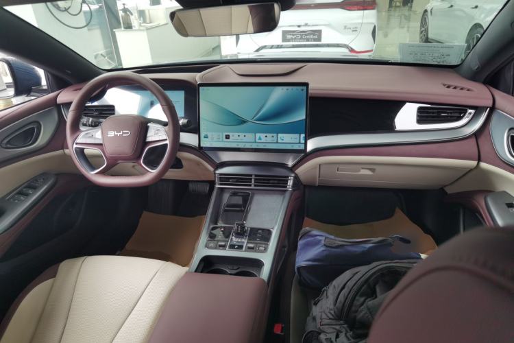Used BYD Seal 07 DM-i 2025 Intelligent Driving Version DM-i 1.5L 125 km Prestige Edition Center Console