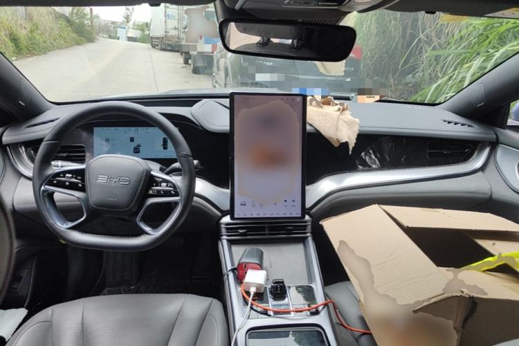 Used BYD Seal 07 DM-i 2025 DM-i 1.5L 125km Prestige Model Center Console