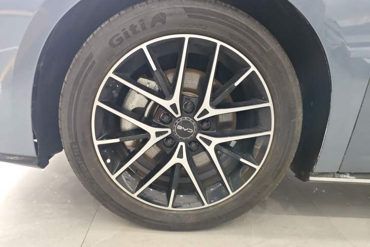 Used BYD Seal 07 DM-i 2025 Intelligent Driving Version DM-i 1.5L 125 km Prestige Edition Exterior 4