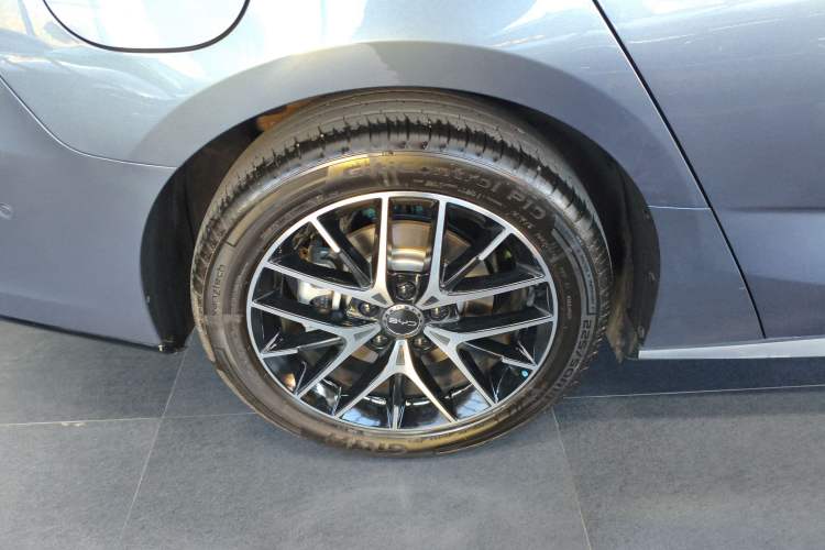 Used BYD Seal 07 DM-i 2025 Intelligent Driving Version DM-i 1.5L 125 km Prestige Edition Exterior 8