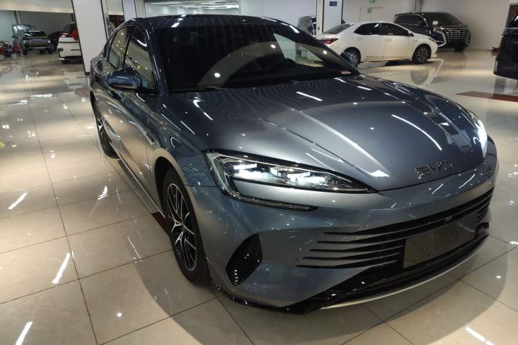 Used BYD Seal 07 DM-i 2025 DM-i 1.5L 125km Prestige Model Front Right 45 Deg