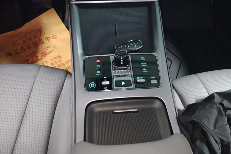 Used BYD Seal 07 DM-i 2025 Intelligent Driving Version DM-i 1.5L 125km Elite Edition Gear Lever