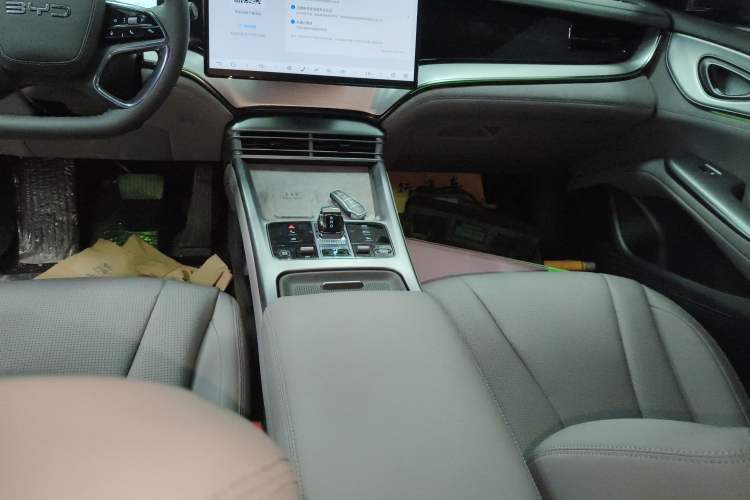 Used BYD Seal 07 DM-i 2025 DM-i 1.5L 125km Luxury Model Gear Lever