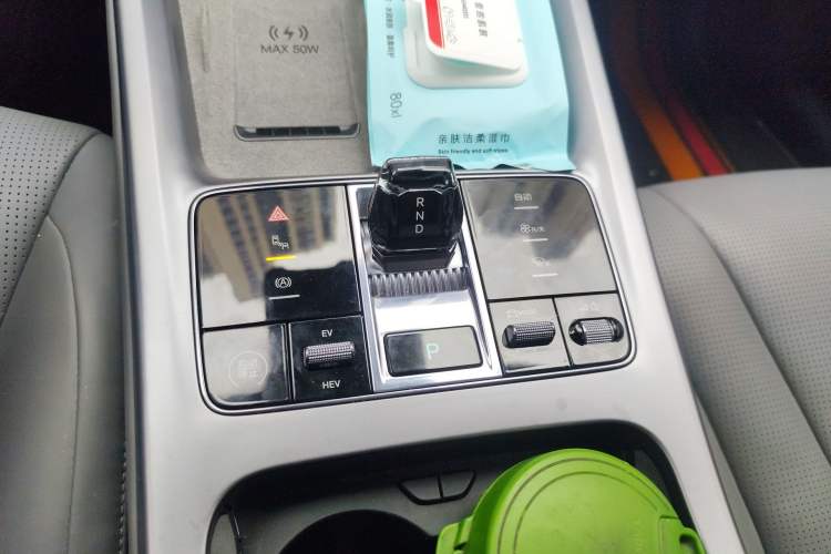 Used BYD Seal 07 DM-i 2025 DM-i 1.5L 125km Luxury Model Gear Lever