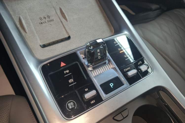Used BYD Seal 07 DM-i 2025 DM-i 1.5T 125km Flagship Model Gear Lever