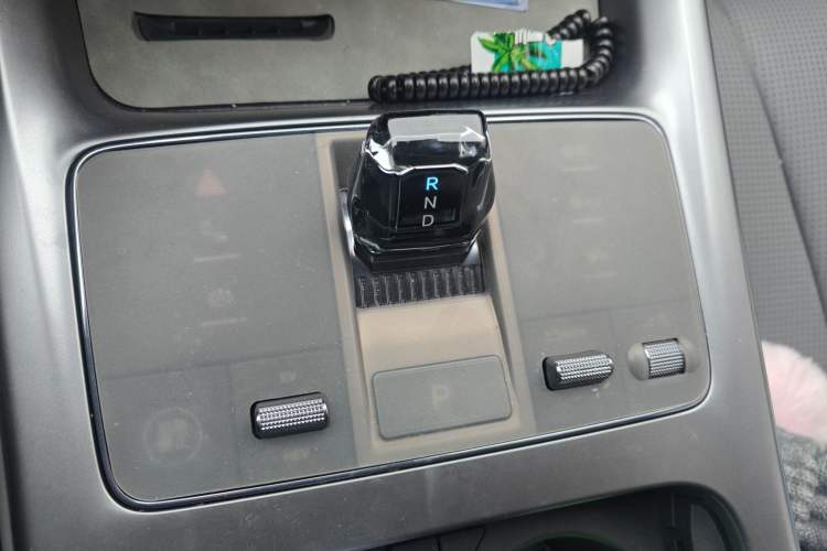 Used BYD Seal 07 DM-i 2025 DM-i 1.5L 125km Luxury Model Gear Lever
