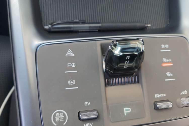 Used BYD Seal 07 DM-i 2025 Intelligent Driving Version DM-i 1.5L 125km Elite Edition Gear Lever