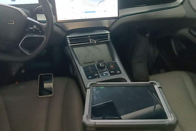 Used BYD Seal 07 DM-i 2025 DM-i 1.5L 125km Luxury Model Gear Lever