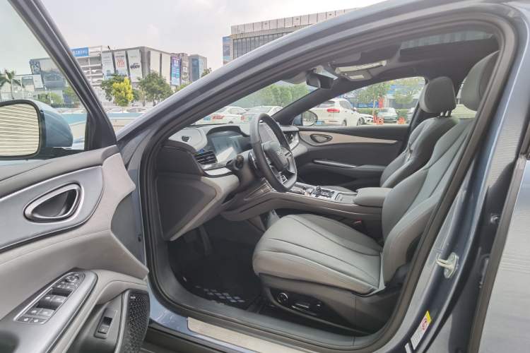 Used BYD Seal 07 DM-i 2025 Intelligent Driving Version DM-i 1.5L 125 km Prestige Edition Interior 3