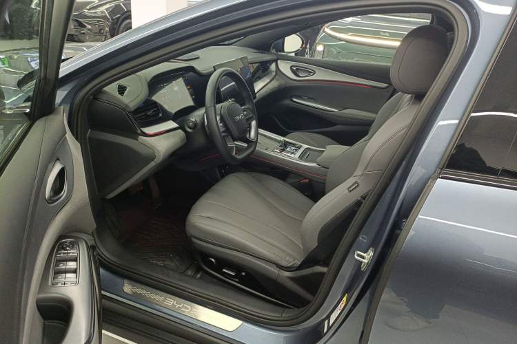 Used BYD Seal 07 DM-i 2025 Intelligent Driving Version DM-i 1.5L 125 km Prestige Edition Interior 3
