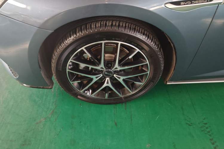 Used BYD Seal 07 DM-i 2025 DM-i 1.5L 125km Prestige Model Left Front Wheel Hub