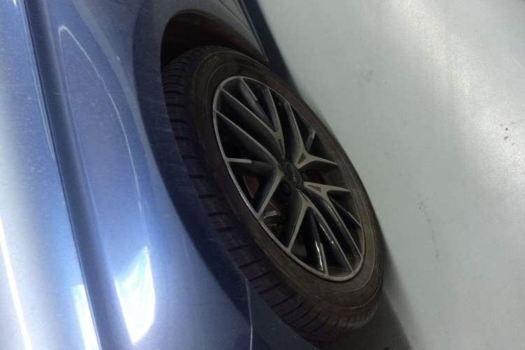 Used BYD Seal 07 DM-i 2025 DM-i 1.5L 125km Elite Model Left Front Wheel Hub